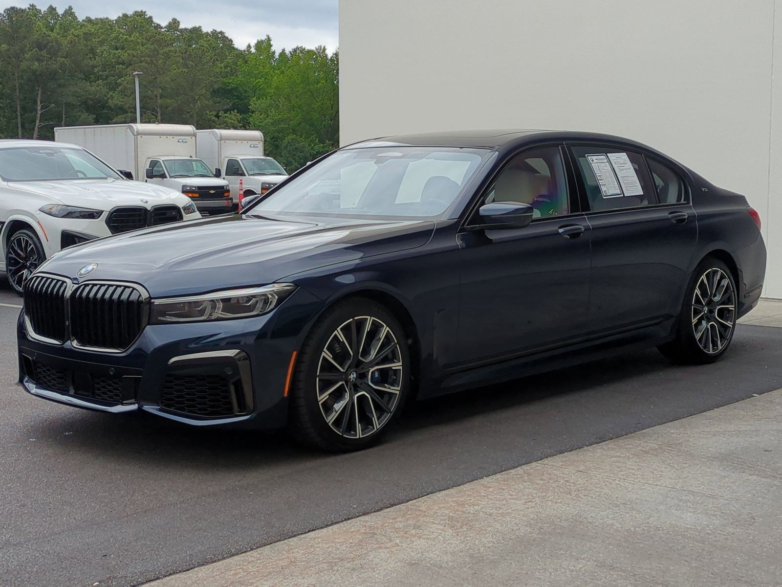 Used 2022 BMW M760i xDrive w/ Luxury Rear Seating Package AWD/4WD image 5