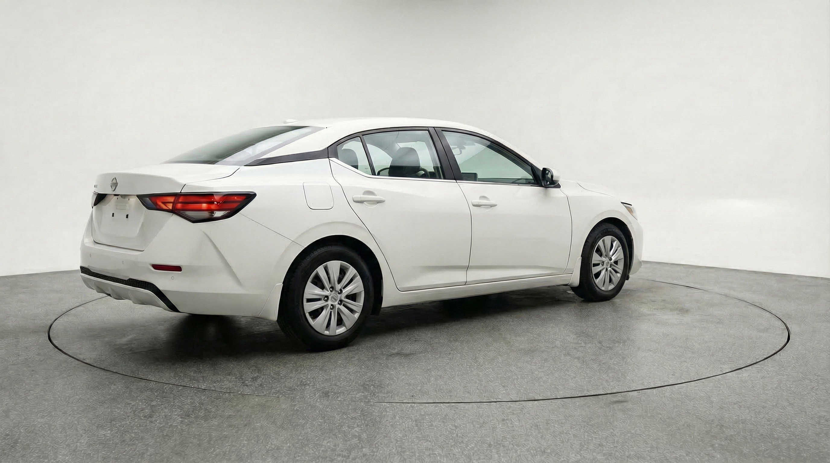 Used 2025 Nissan Sentra S FWD image 9