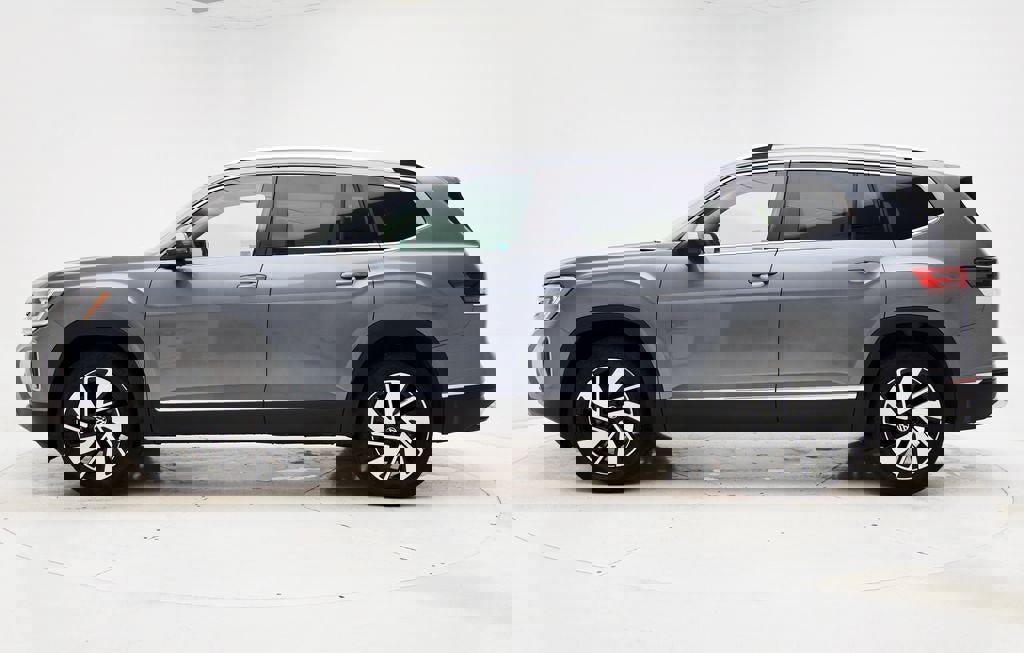 Used 2025 Volkswagen Atlas SEL image 5