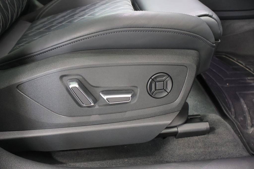 Used 2023 Audi e-tron S Premium Plus w/ Black Optic Package AWD/4WD image 22