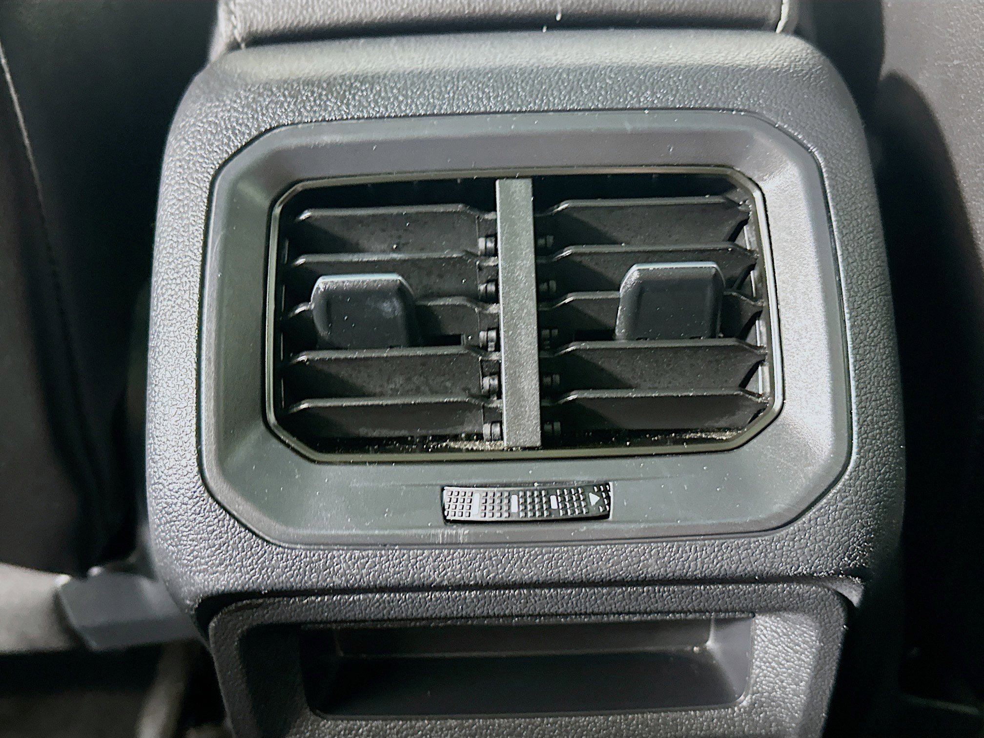 Used 2022 Volkswagen Tiguan SE R-Line image 28