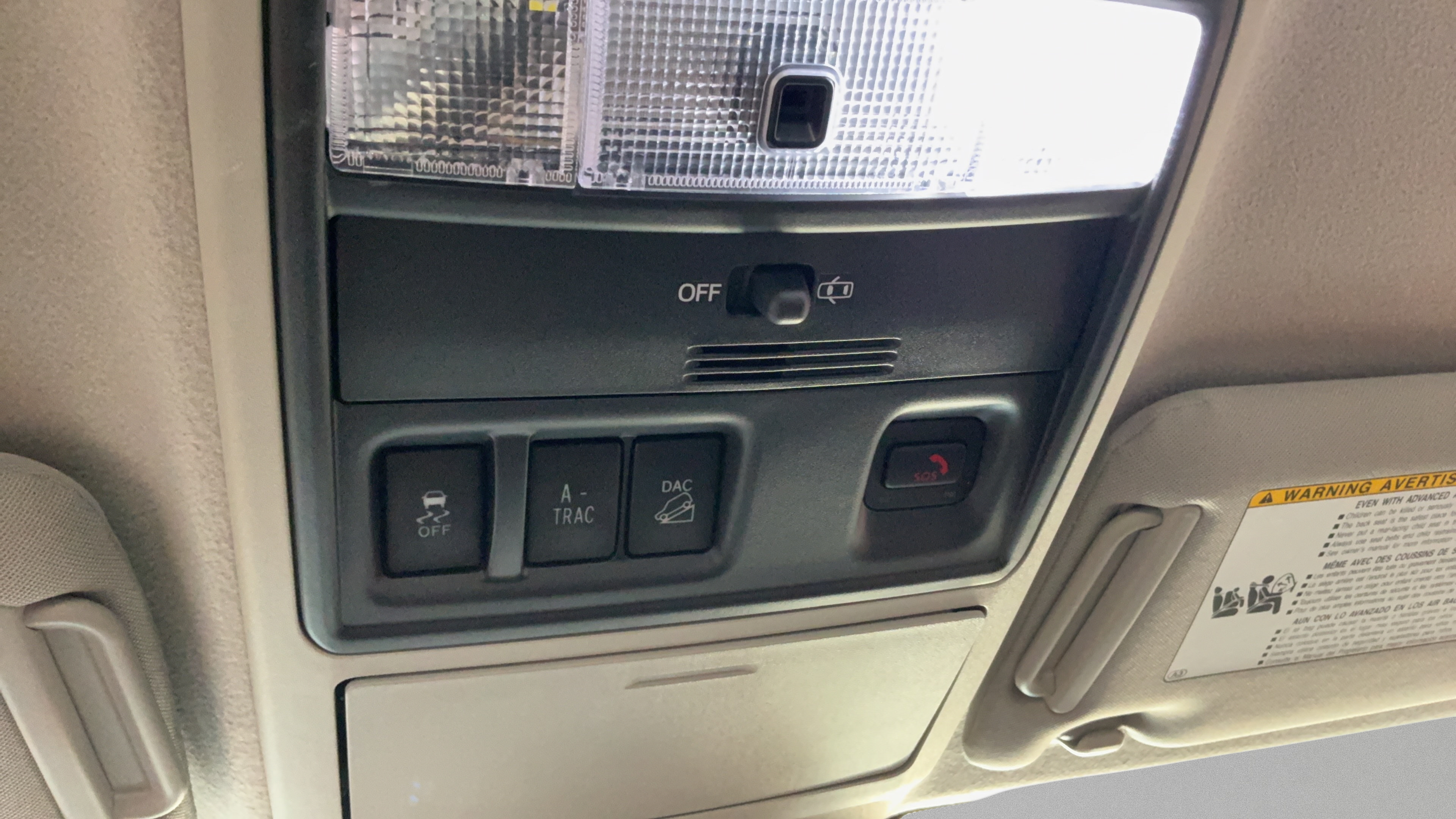 Used 2020 Toyota 4Runner SR5 AWD/4WD image 13