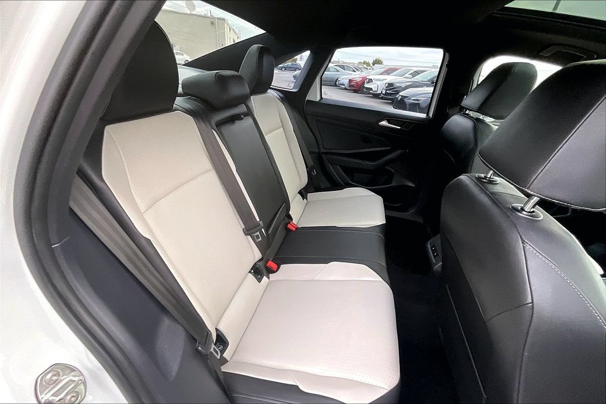 Used 2019 Volkswagen Jetta R-Line w/ R-Line Cold Weather Package FWD image 25