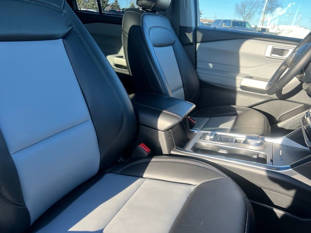 Certified 2023 Ford Explorer XLT w/ Equipment Group 202A image 36
