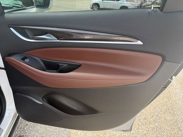Used 2018 Buick Enclave Avenir w/ Avenir Technology Package AWD/4WD image 20
