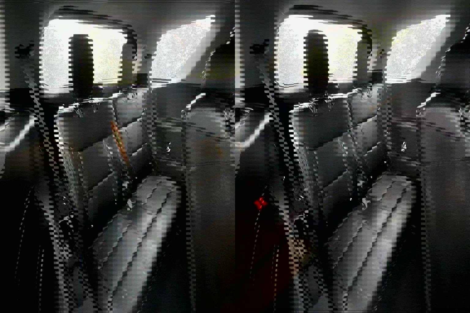 Used 2024 Ford Explorer XLT image 28