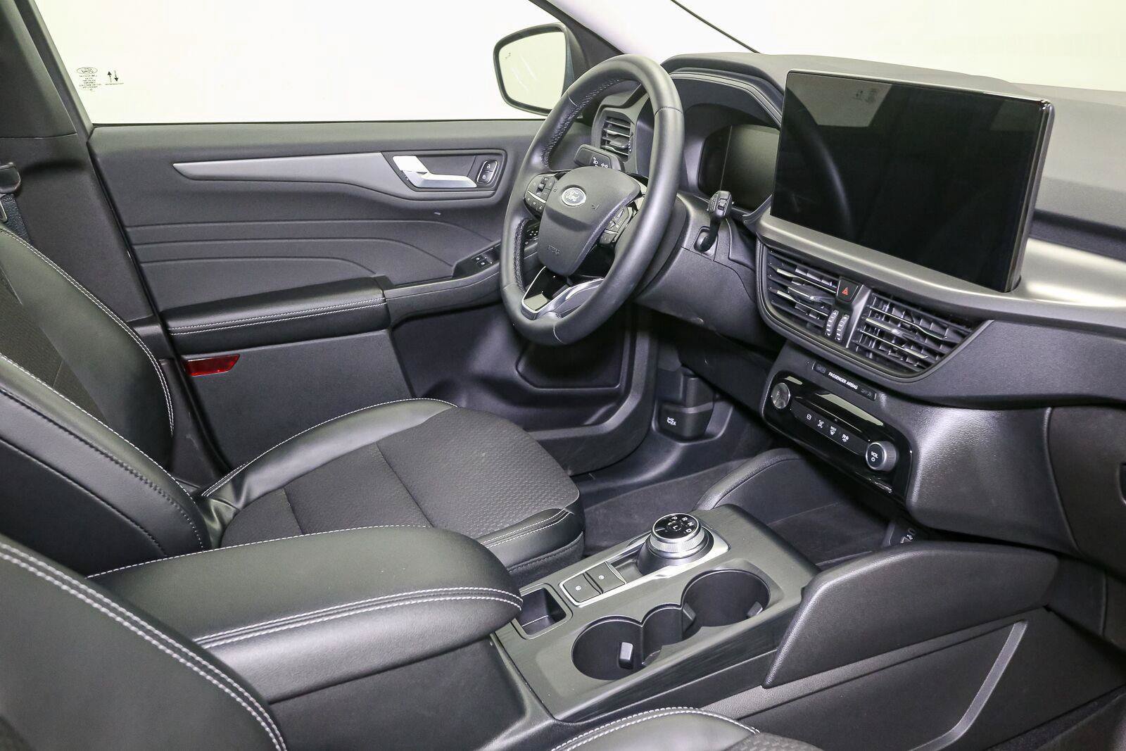 Used 2023 Ford Escape SE FWD image 18