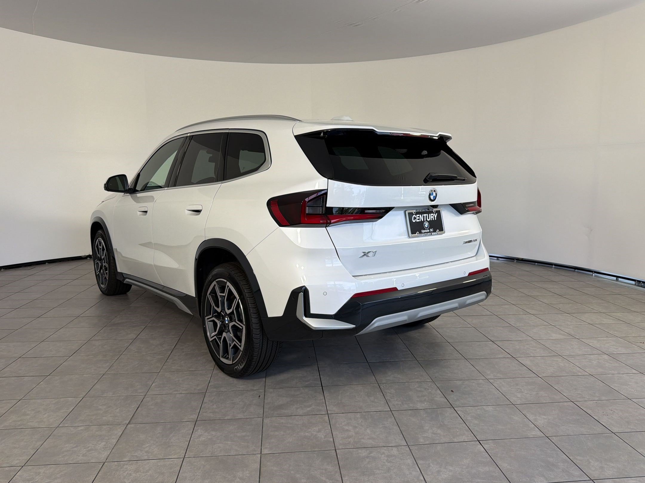 New 2026 BMW X1 xDrive28i w/ Technology Package AWD/4WD image 3