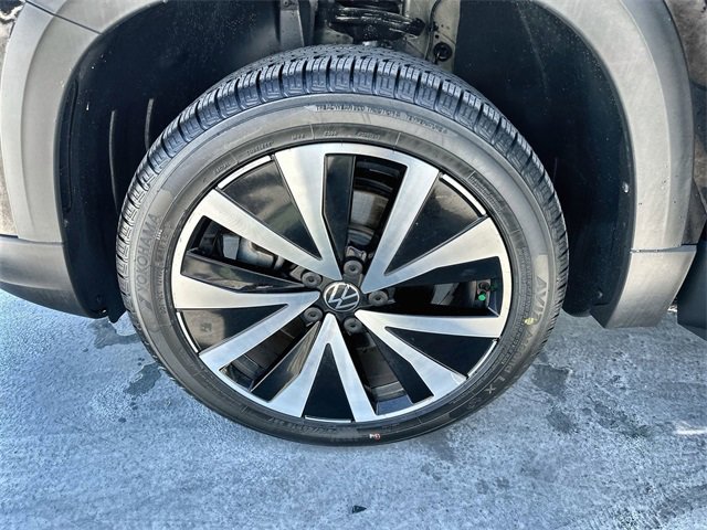 Used 2024 Volkswagen Taos SE image 19
