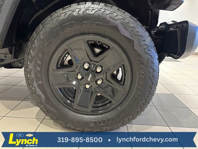 Used 2020 Jeep Gladiator Sport w/ Quick Order Package 24S AWD/4WD image 24