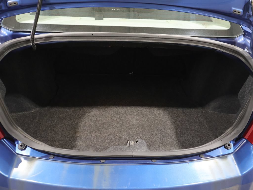 Used 2010 Dodge Avenger SXT FWD image 4