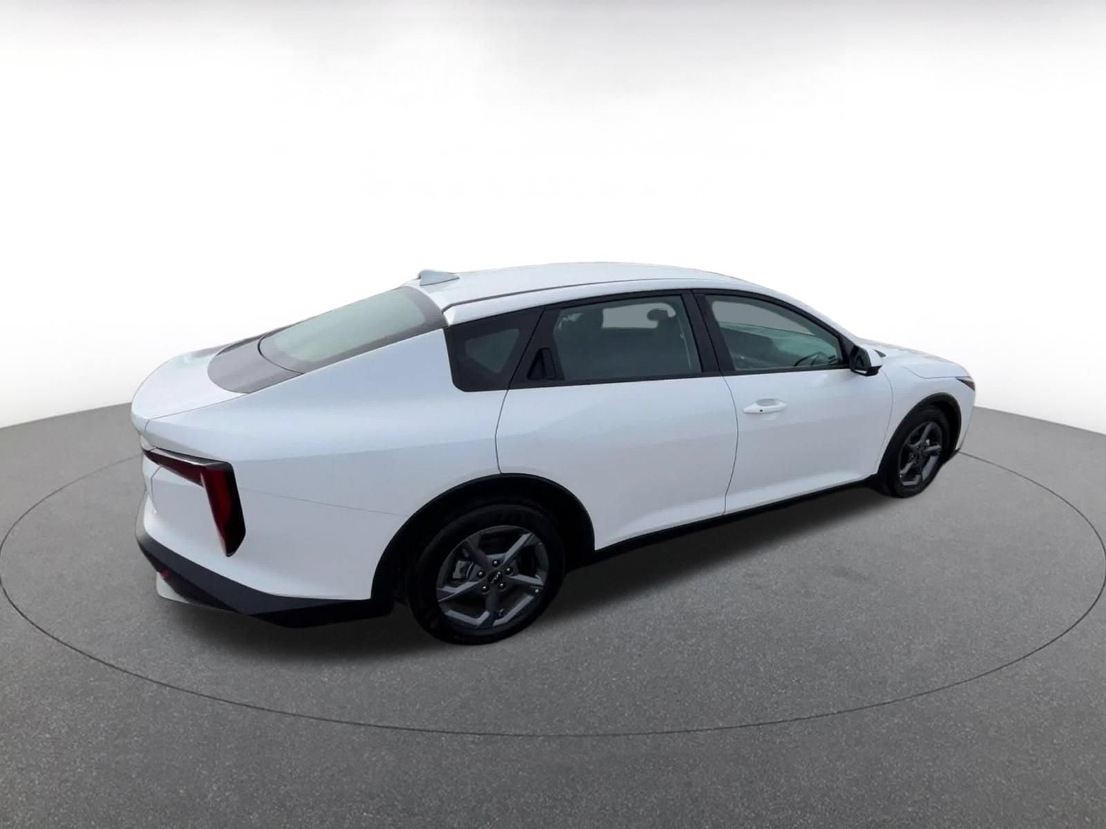 Used 2025 Kia K4 FWD image 14