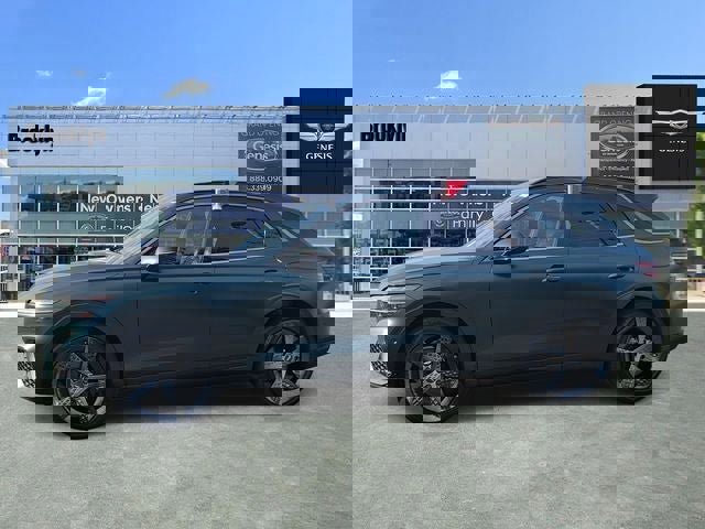 Used 2024 Genesis GV70 3.5T Sport w/ Sport Advanced Package image 4