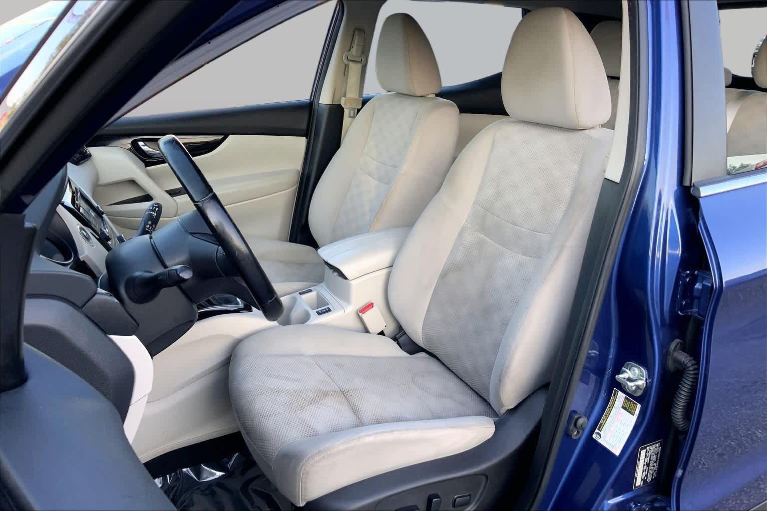 Used 2022 Nissan Rogue Sport SV FWD image 8