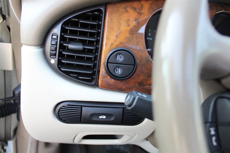 Used 2001 Jaguar XJ RWD image 17