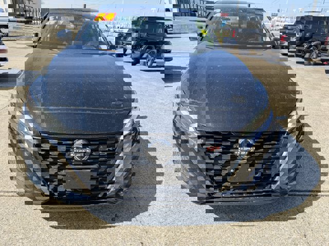 Used 2024 Nissan Altima 2.5 SR FWD image 2