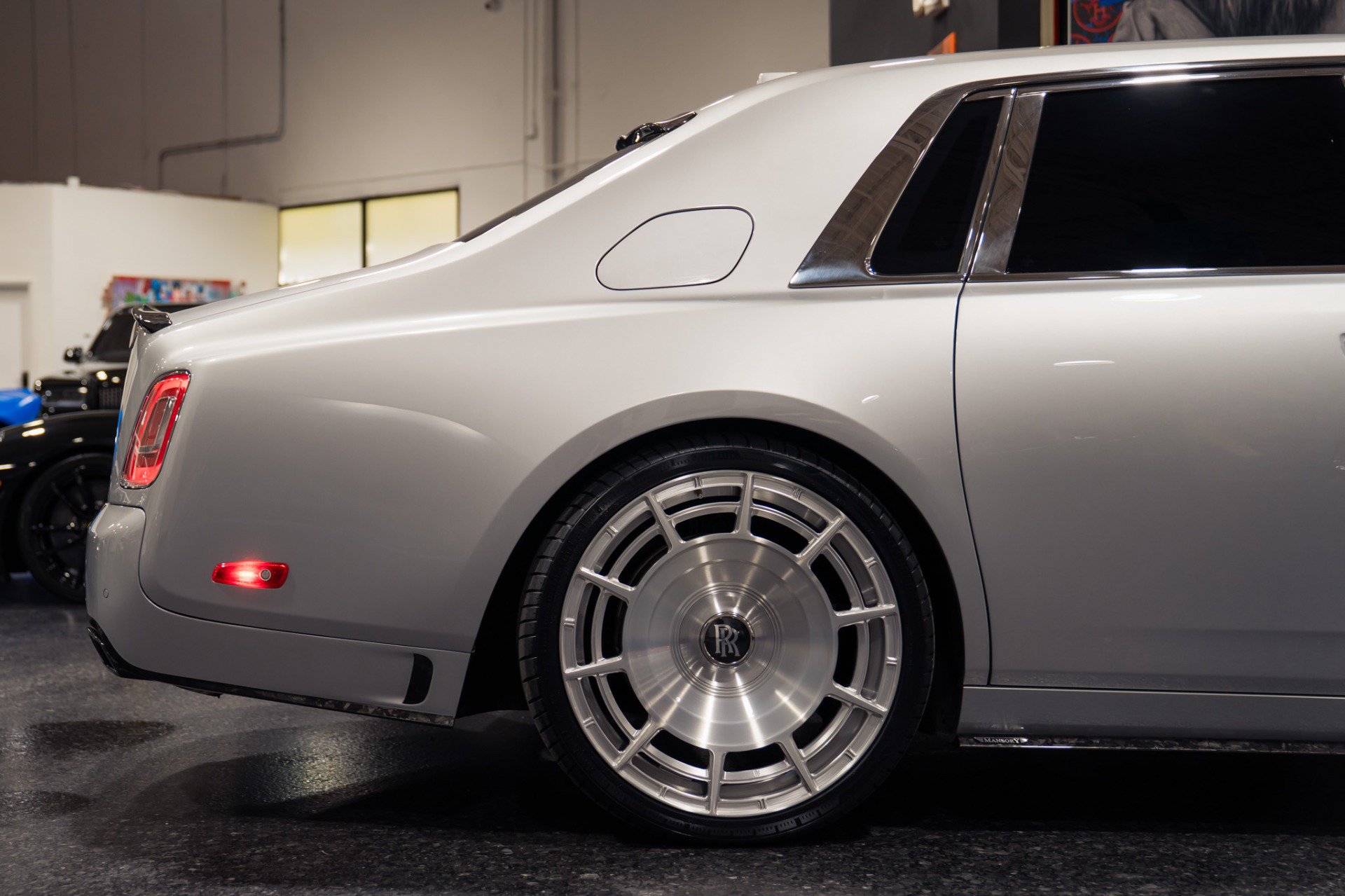 Used 2020 Rolls-Royce Phantom Sedan RWD image 30