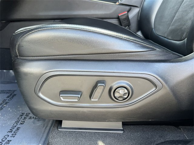 Used 2023 Jeep Grand Cherokee L Laredo image 12