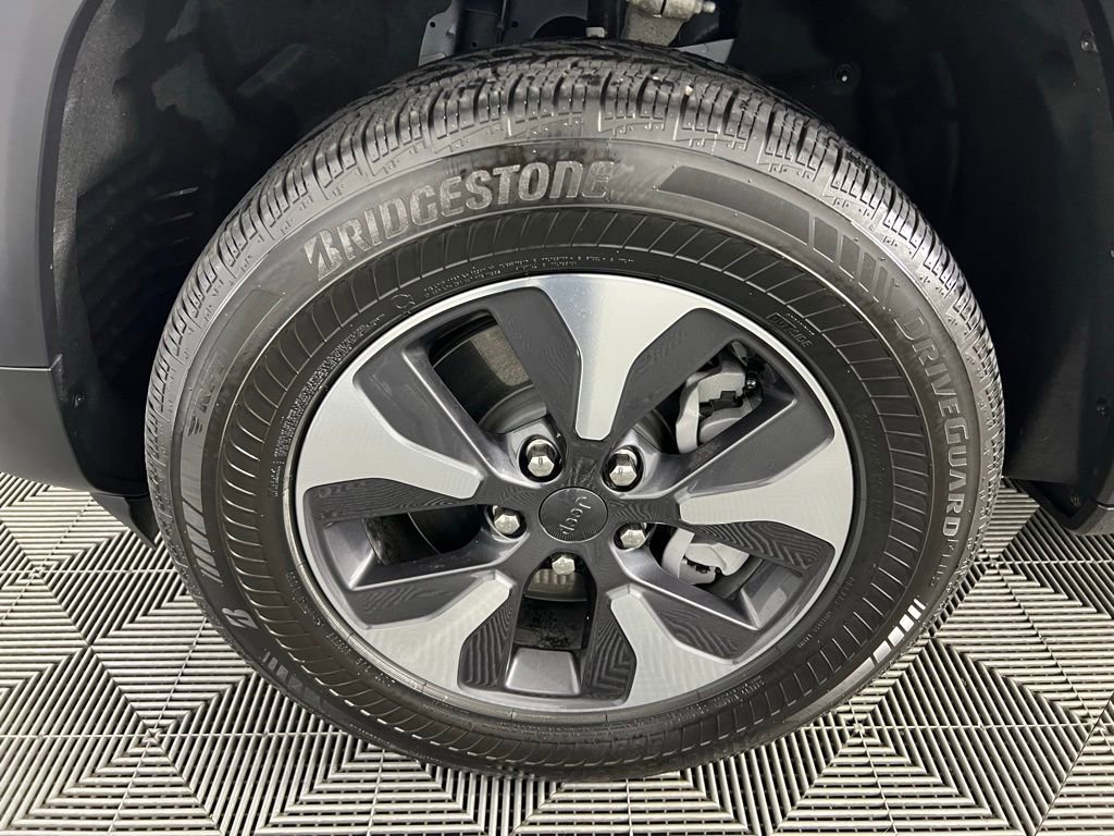 Used 2022 Jeep Grand Cherokee Limited 4xe w/ Luxury Tech Group II image 11