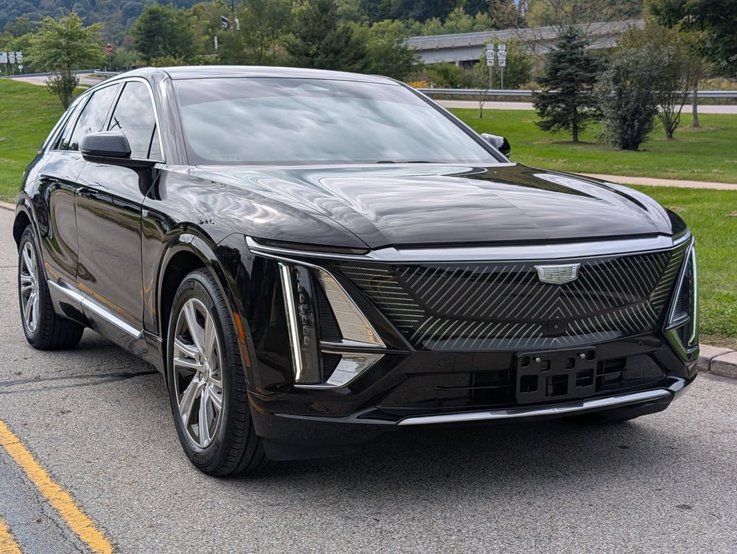 Used 2024 Cadillac Lyriq Tech w/ Driver Assist Package AWD/4WD image 2