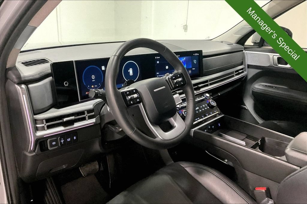 Used 2025 Hyundai Santa Fe Limited FWD image 16