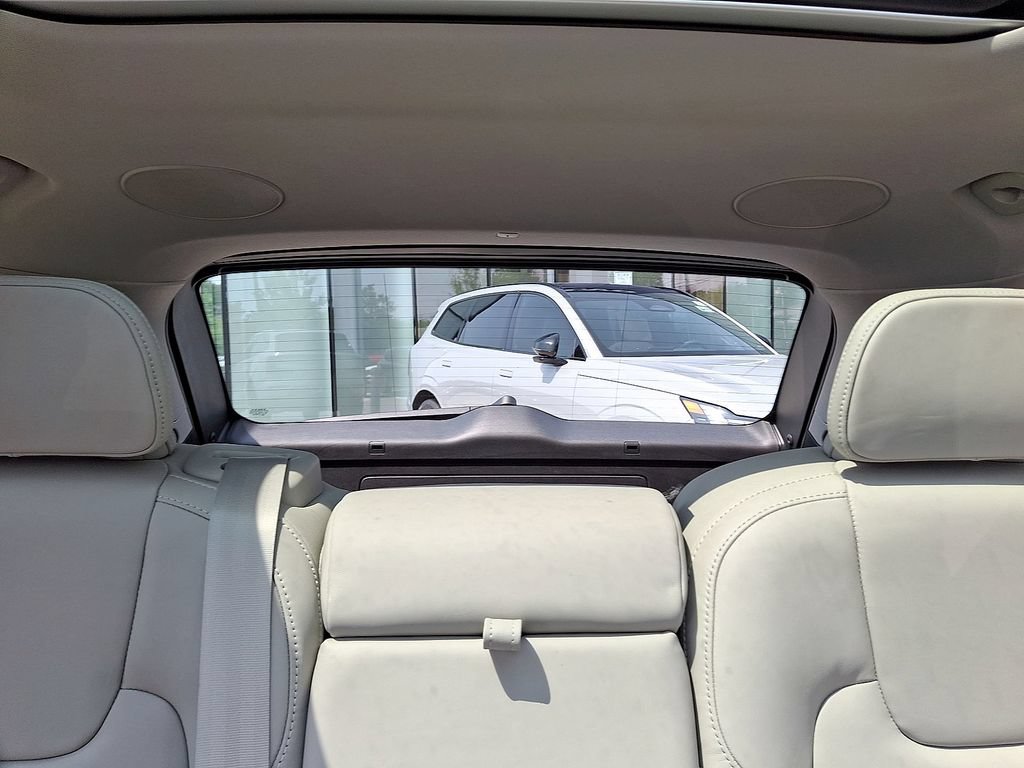 Certified 2026 Volvo XC60 B5 Ultra AWD/4WD image 13