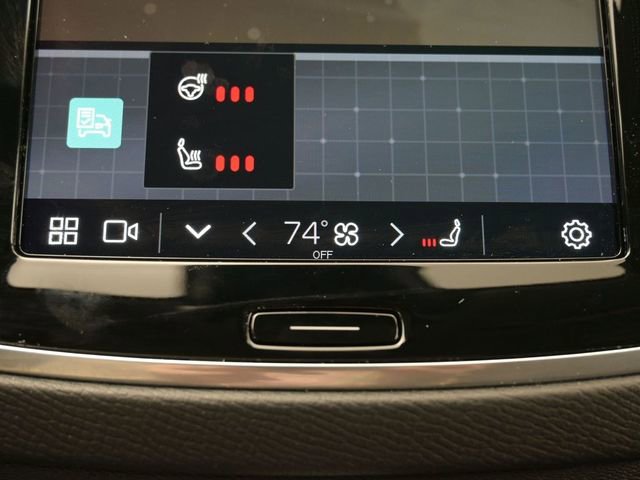 Used 2024 Volvo XC90 B6 Plus w/ Protection Package image 22