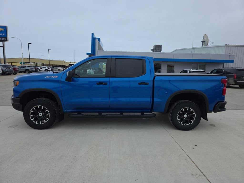 Used 2022 Chevrolet Silverado 1500 ZR2 w/ Technology Package AWD/4WD image 2