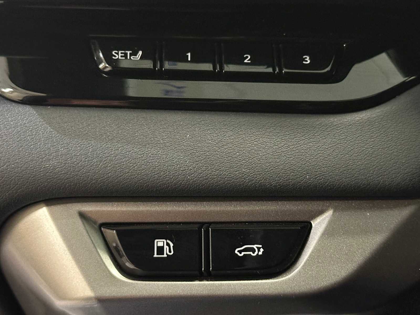 Used 2024 Lexus RX 500h F Sport w/ Convenience Package AWD/4WD image 18
