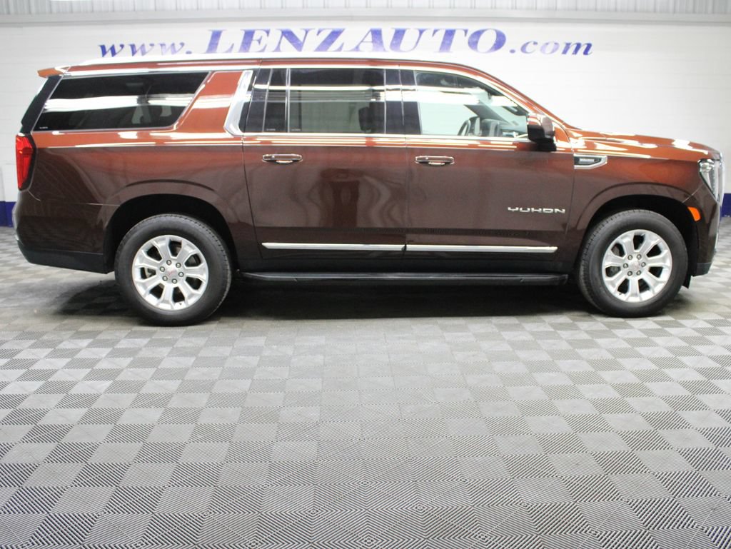 Used 2023 GMC Yukon XL SLT AWD/4WD image 2