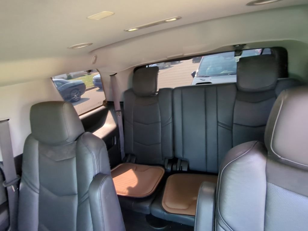 Used 2019 Cadillac Escalade Premium Luxury image 14