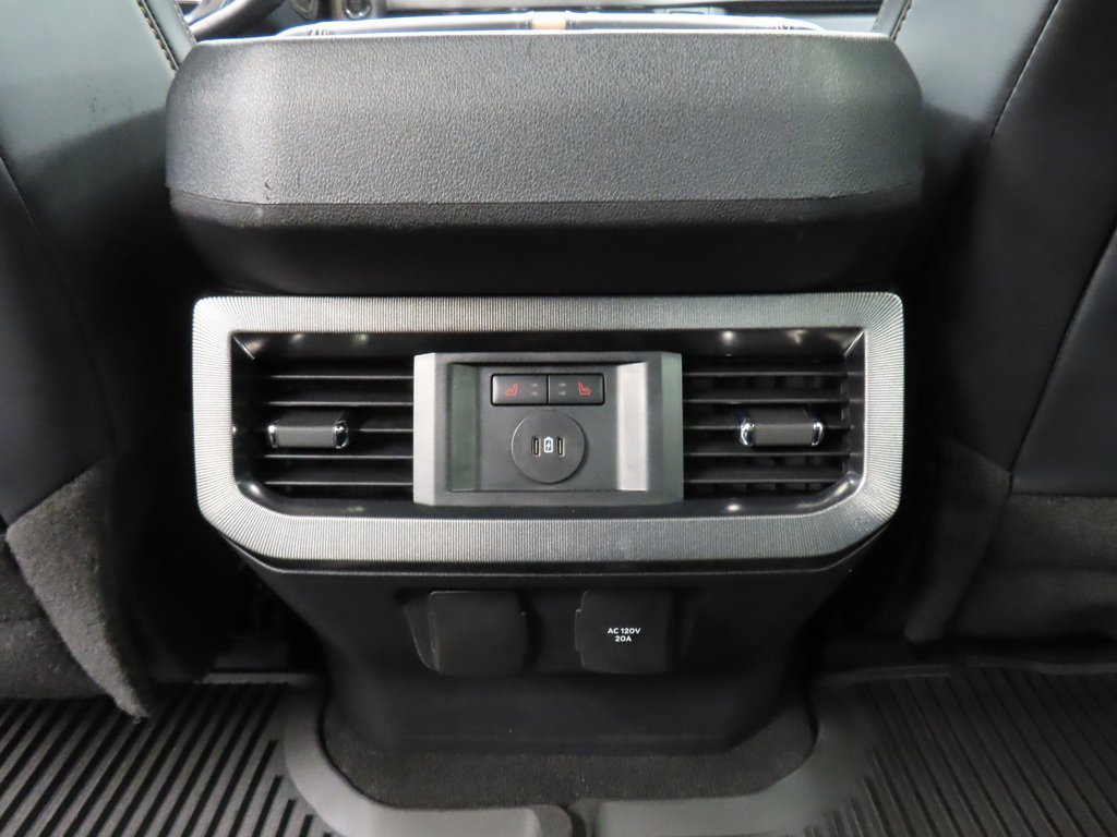 Used 2024 Ford F250 Platinum image 11