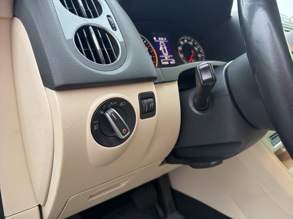 Used 2016 Volkswagen Tiguan SE image 15