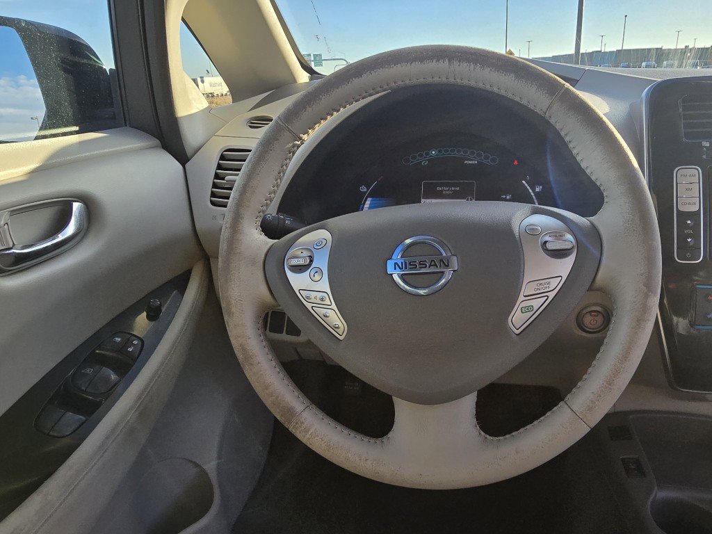 Used 2014 Nissan Leaf SV w/ LED & Quick Charge Package image 23