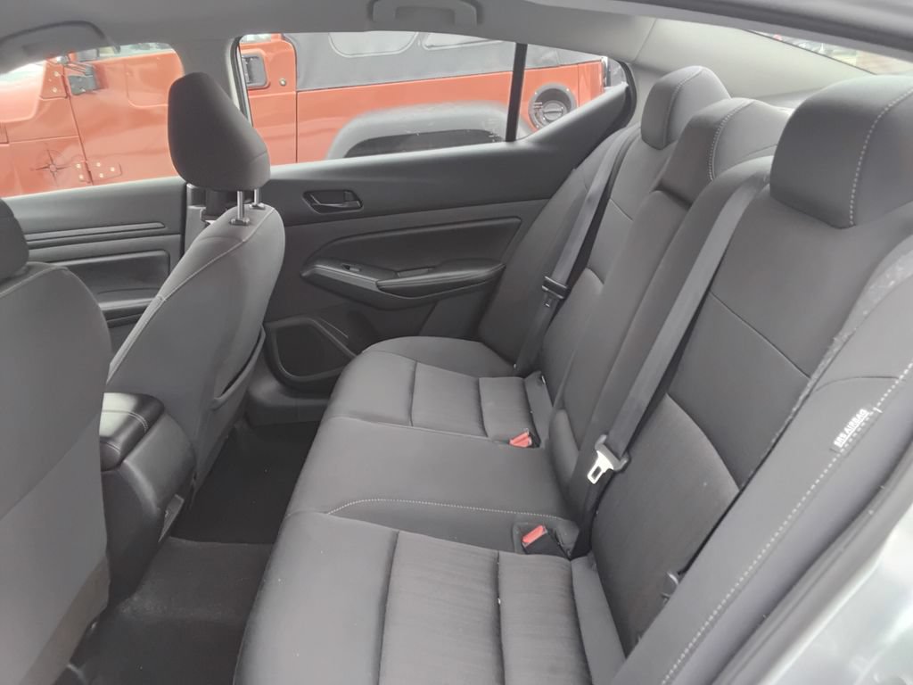 Used 2024 Nissan Altima 2.5 SV FWD image 11