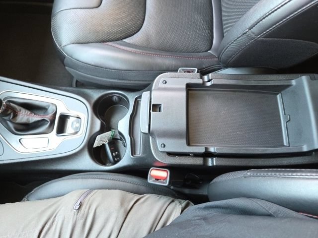 Used 2019 Jeep Cherokee Trailhawk AWD/4WD image 67