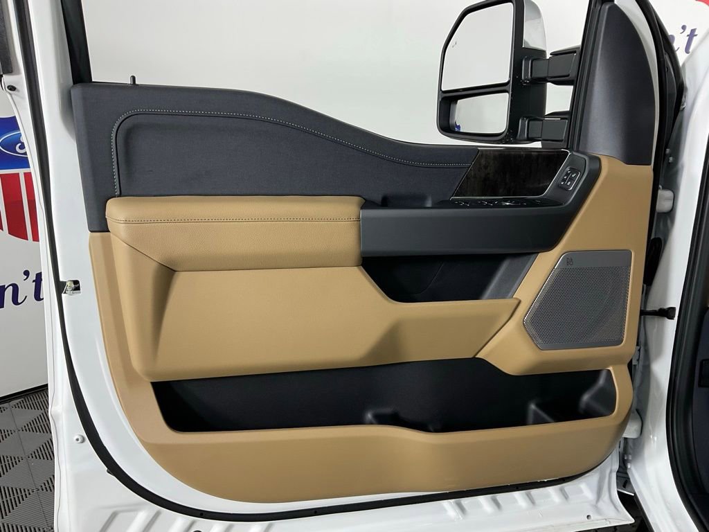 New 2026 Ford F250 Lariat w/ Chrome Package image 13