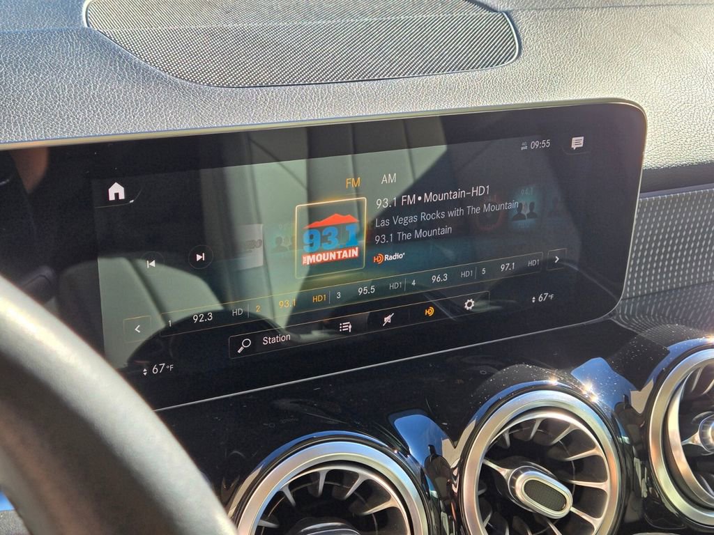 Used 2021 Mercedes-Benz GLB 250 image 27