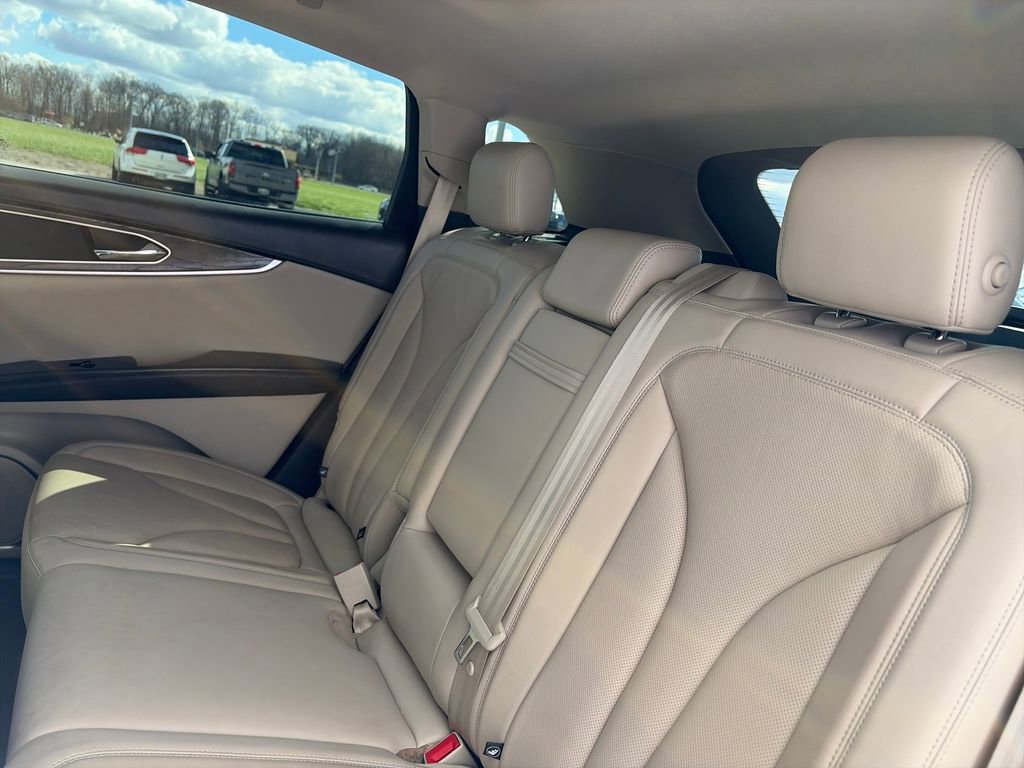 Used 2018 Lincoln MKX Reserve w/ Lincoln MKX Climate Package image 29