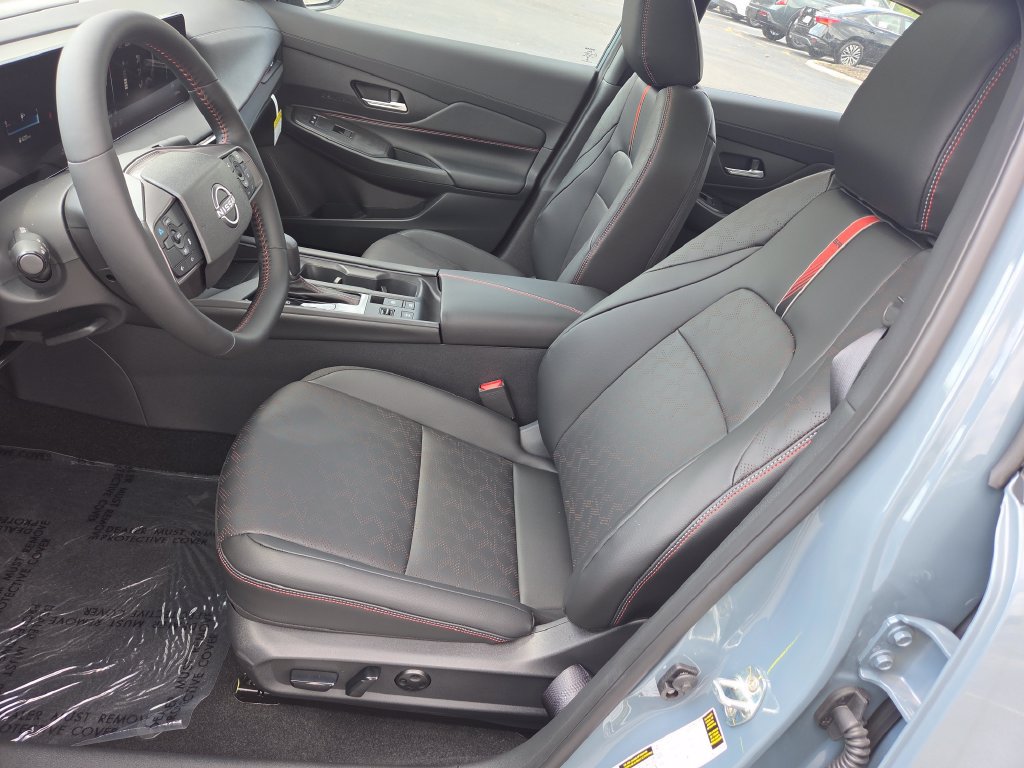 New 2026 Nissan Sentra SR w/ SR Premium Package FWD image 31