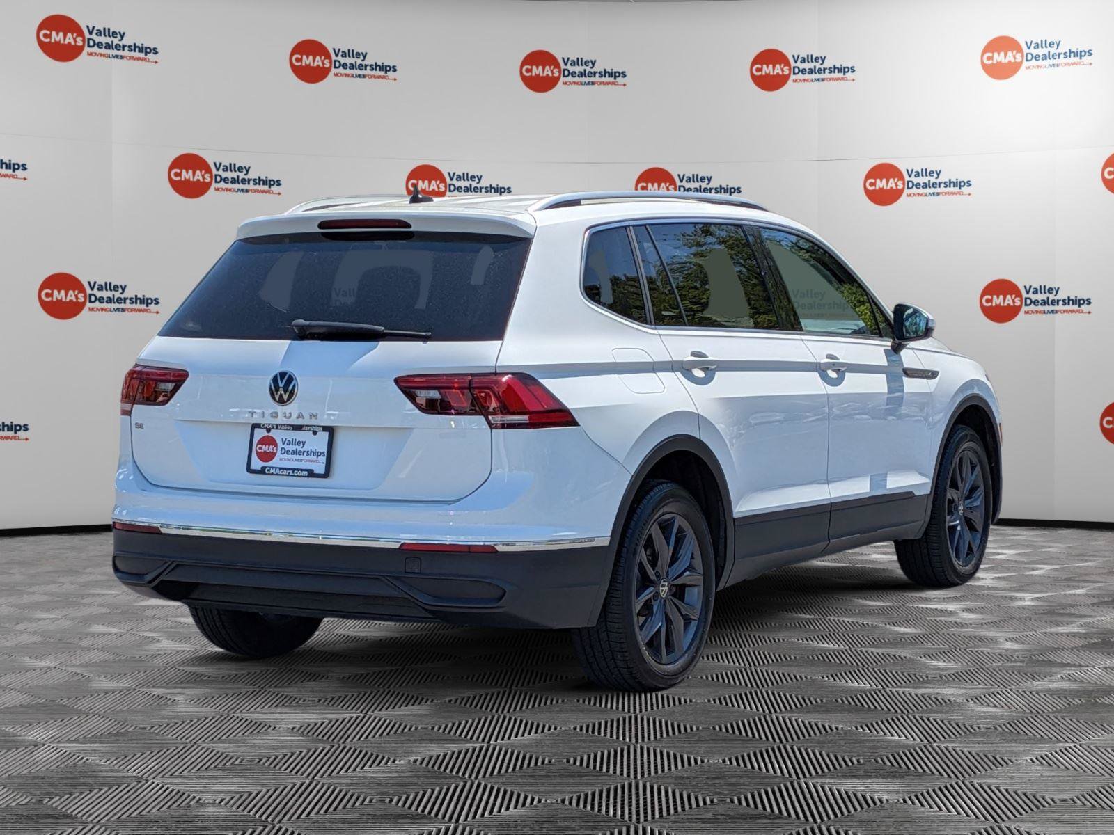 Used 2023 Volkswagen Tiguan SE FWD image 5