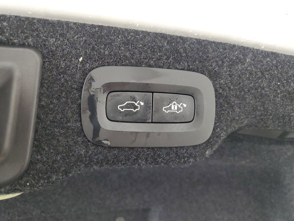 Used 2017 Volvo S90 T6 Inscription w/ Vision Package image 33