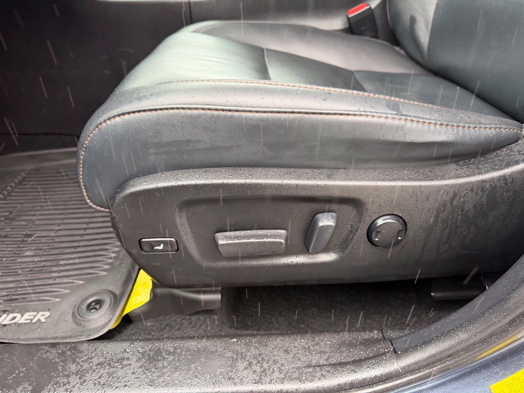 Used 2019 Toyota Highlander XLE AWD/4WD image 13