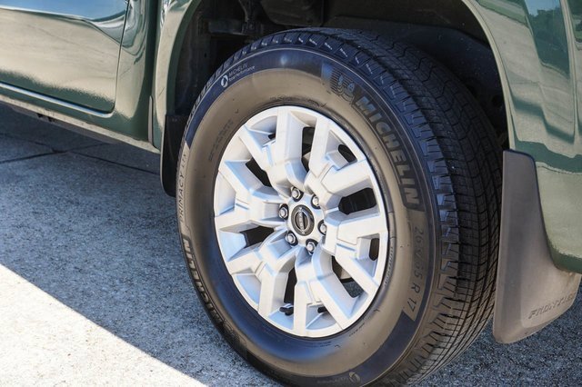 Used 2024 Nissan Frontier SV w/ SV Convenience Package image 8