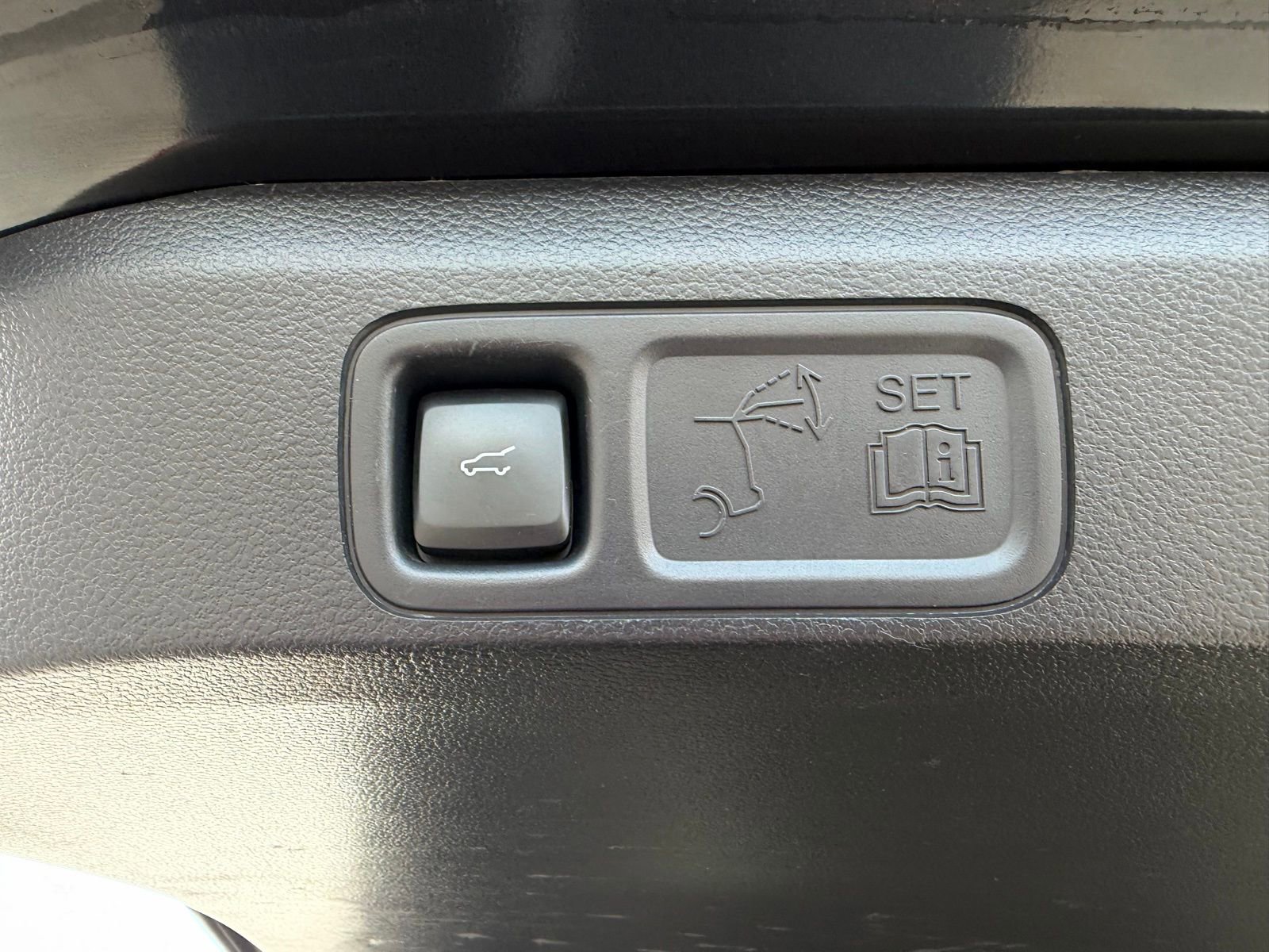 Used 2024 Ford Expedition Limited AWD/4WD image 13