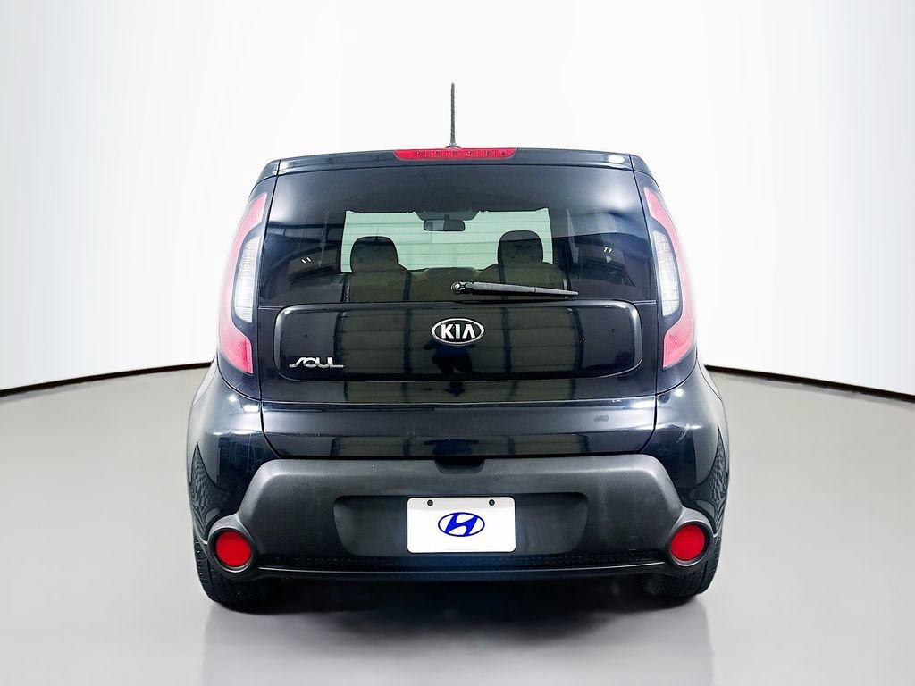 Used 2015 Kia Soul + FWD image 6
