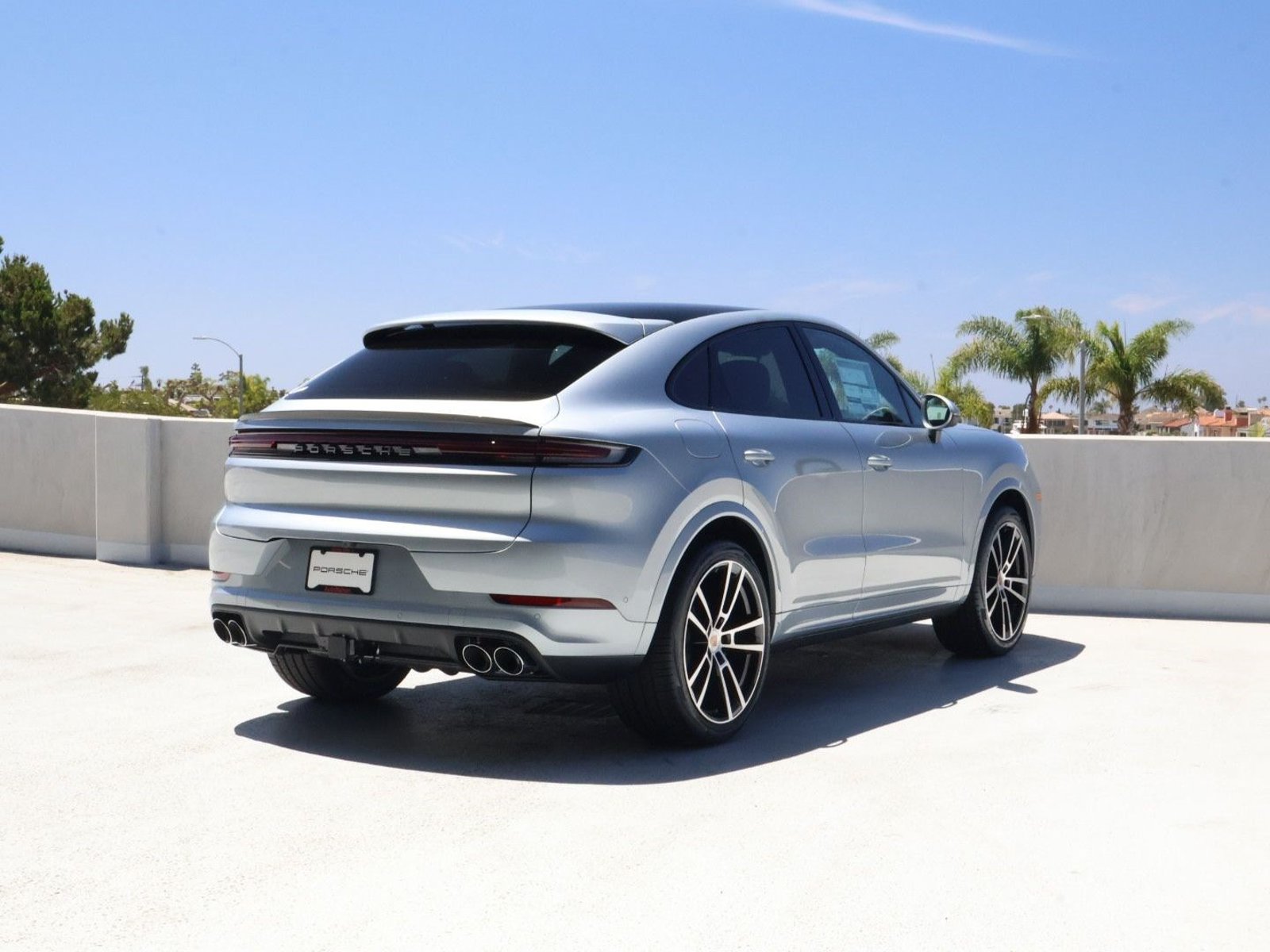 New 2026 Porsche Cayenne Coupe AWD/4WD image 9