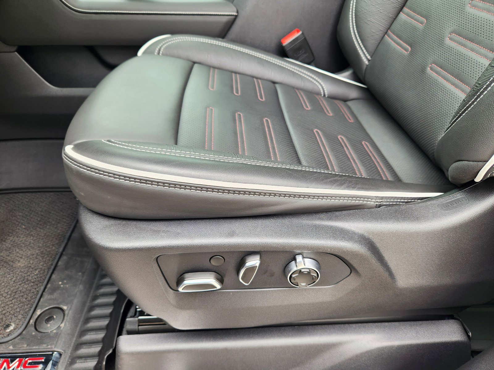 Used 2026 GMC Sierra 1500 AT4X AWD/4WD image 22