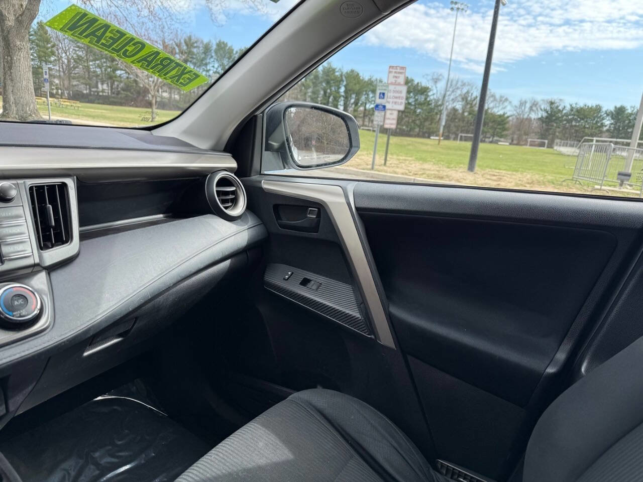 Used 2015 Toyota RAV4 LE AWD/4WD image 13