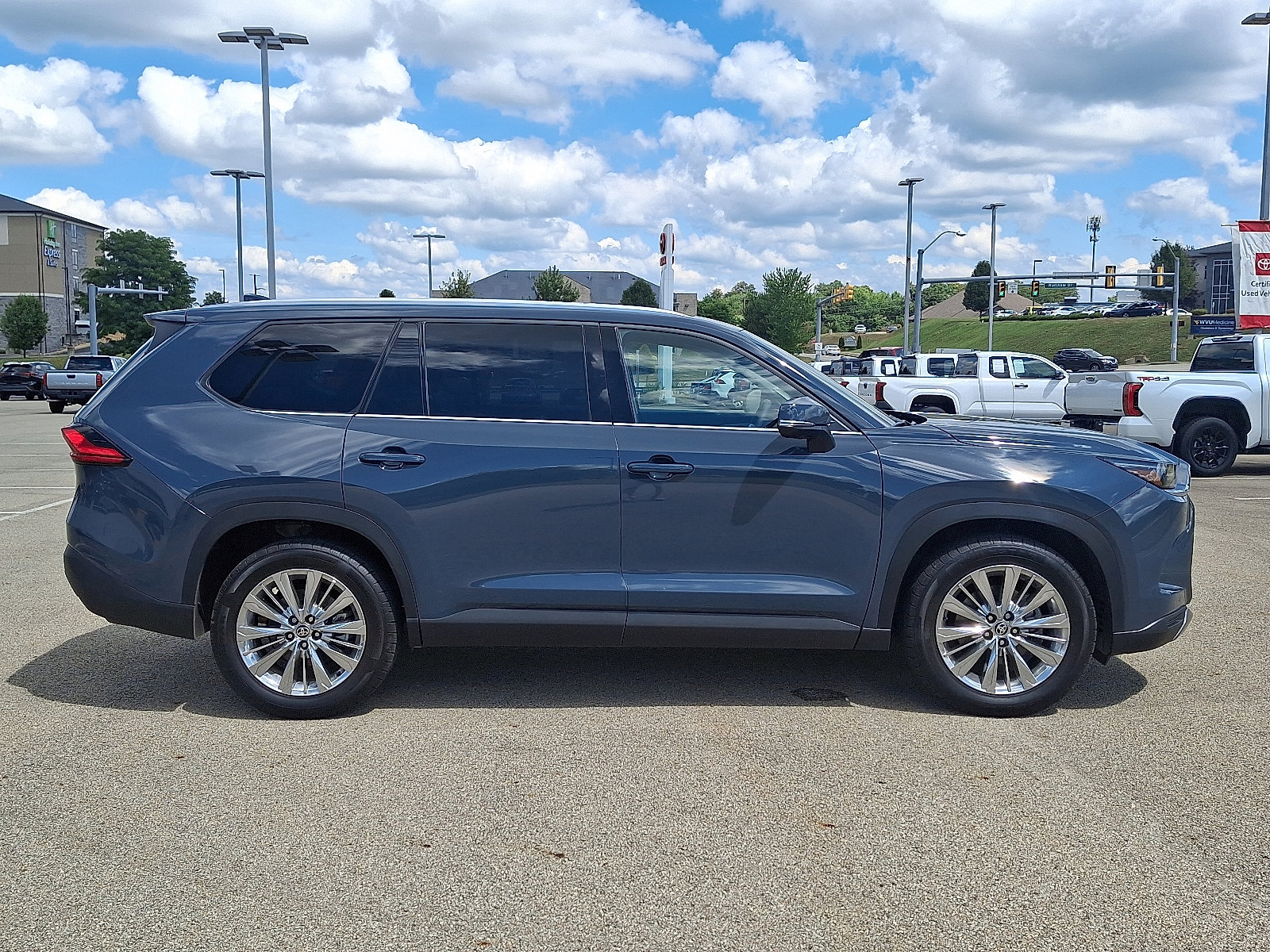 Used 2024 Toyota Grand Highlander AWD image 7